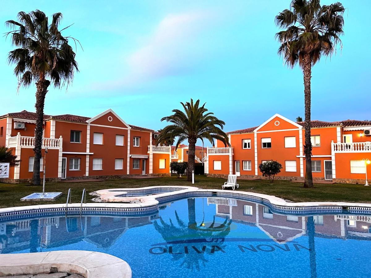 Oliva Nova Beach & Golf Resort Club Sevilla VI Buitenkant foto